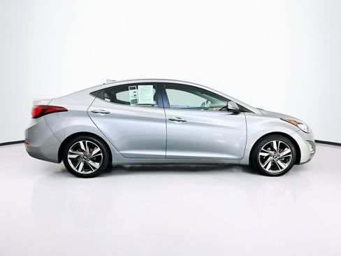 Used 2016 Hyundai Elantra Limited image 10