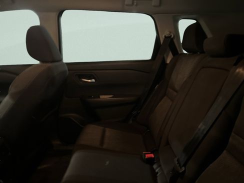 Used 2024 Nissan Rogue SV image 14