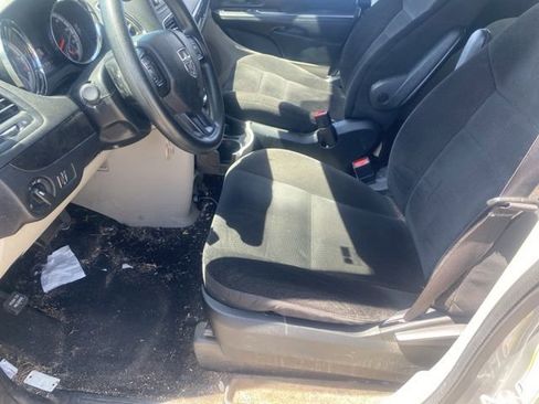Used 2018 Dodge Grand Caravan SE w/ UConnect Hands-Free Group FWD image 15