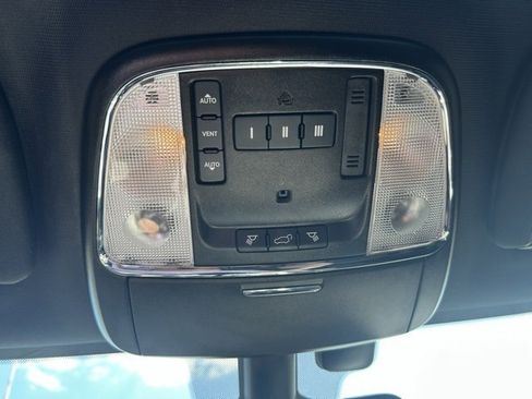 Used 2020 Jeep Grand Cherokee Limited w/ Premium Lighting Group image 27