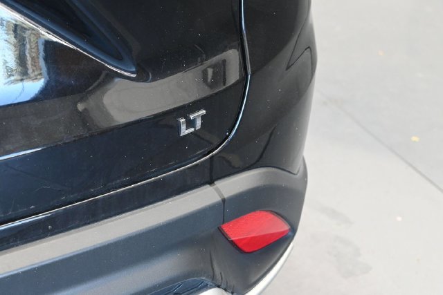 Used 2025 Chevrolet Trax LT FWD image 12