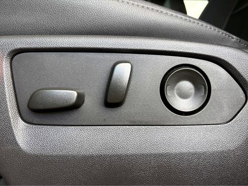 Used 2024 Chevrolet Silverado 1500 LTZ image 23