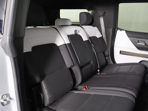 Used 2024 GMC Hummer EV 3X w/ LPO, Illumination Package AWD/4WD image 33