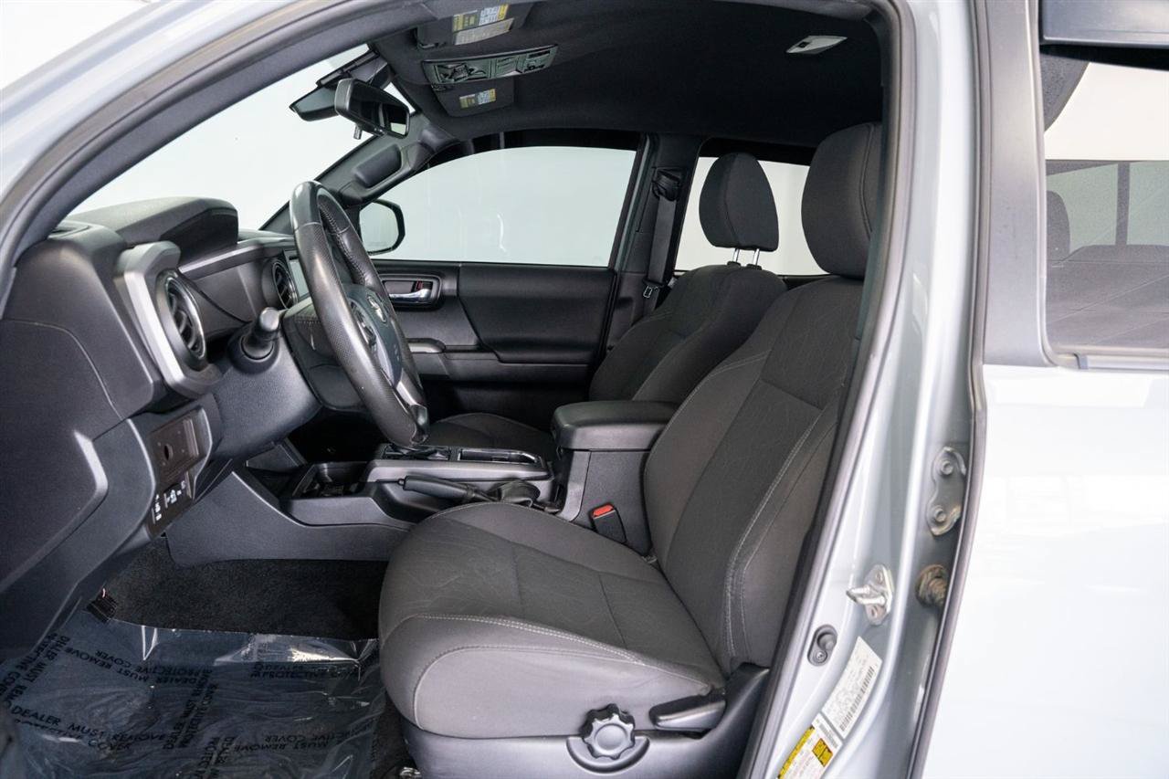 Used 2019 Toyota Tacoma TRD Off-Road AWD/4WD image 9