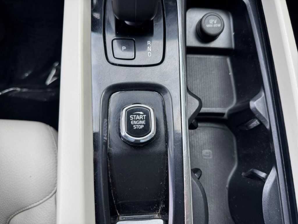 Certified 2024 Volvo XC60 B5 Plus w/ Protection Package Premier AWD/4WD image 16