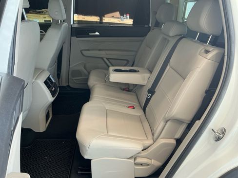 Used 2023 Volkswagen Atlas SE w/ Panoramic Sunroof Package FWD image 17