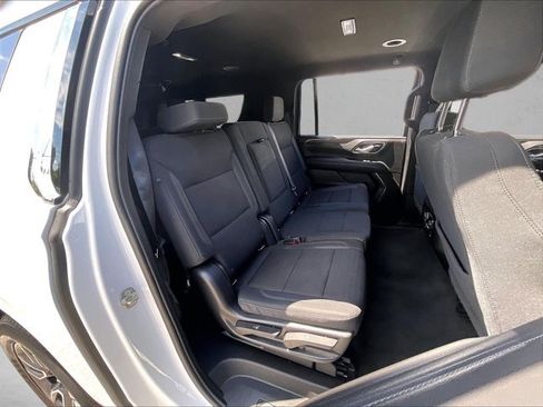 Used 2022 Chevrolet Suburban LS RWD image 29