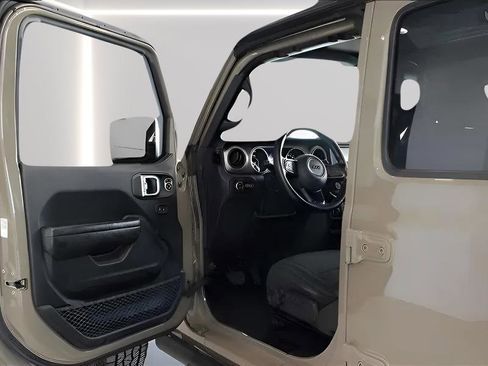 Used 2020 Jeep Gladiator Sport w/ Quick Order Package 24S AWD/4WD image 21