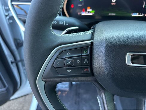 Used 2022 Jeep Grand Cherokee Limited 4xe image 22