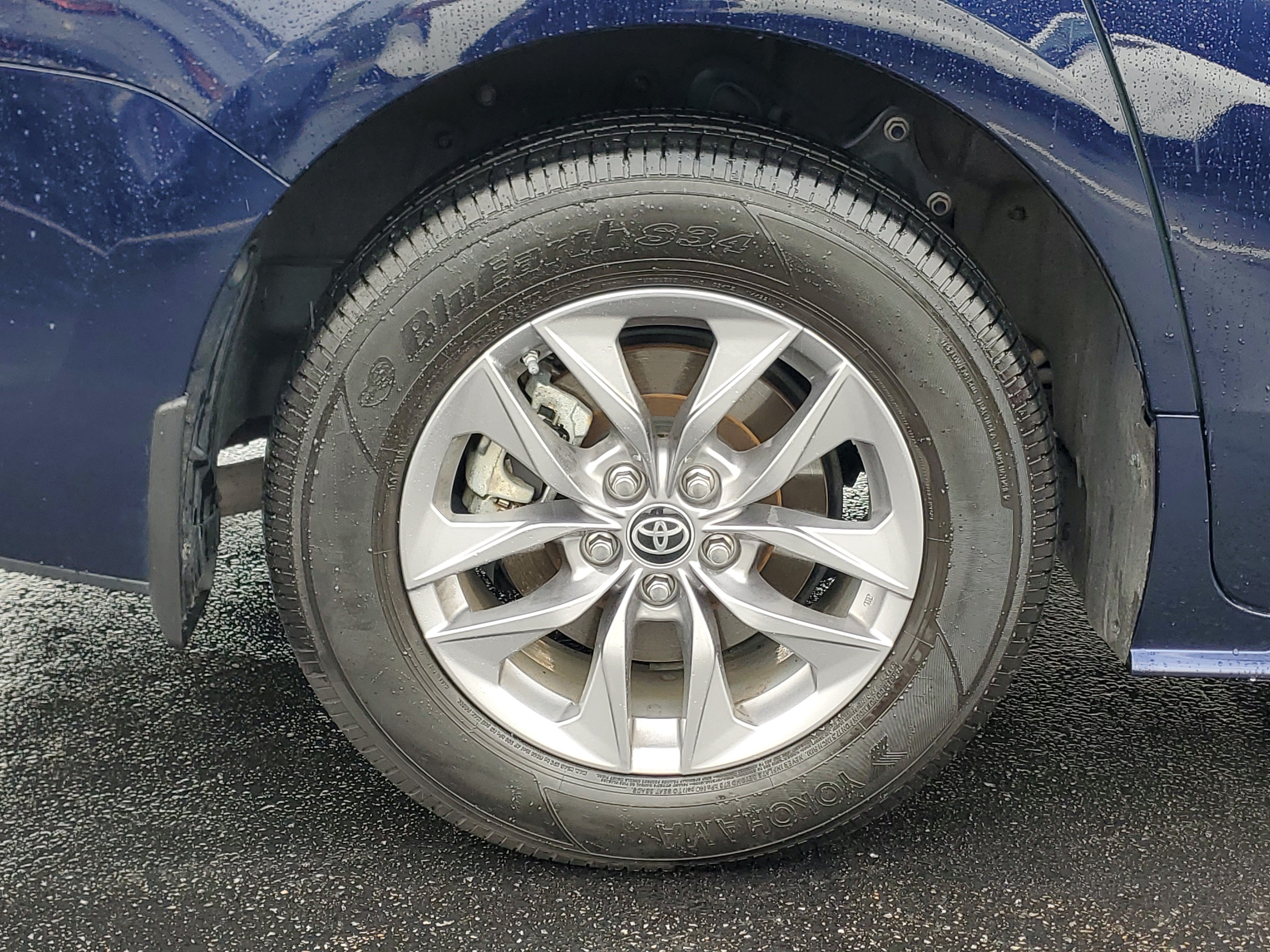 Certified 2024 Toyota Sienna XLE AWD/4WD image 6