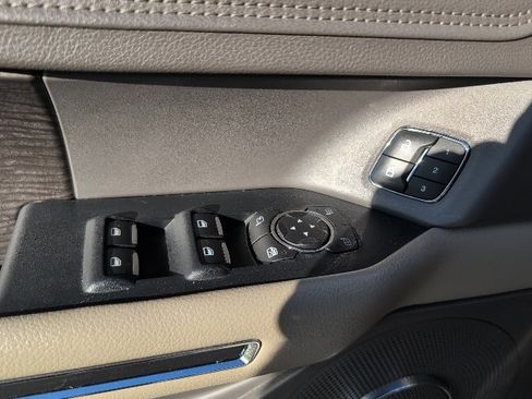 Used 2018 Ford Expedition Limited w/ Equipment Group 301A image 12