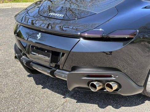 Used 2022 Ferrari Roma RWD image 19