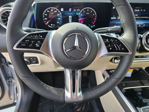 Used 2026 Mercedes-Benz GLB 250 4MATIC image 26
