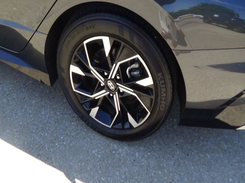 Used 2025 Hyundai Sonata SEL FWD image 9