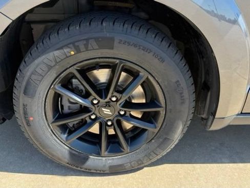 Used 2020 Dodge Journey SE w/ SE Popular Equipment Group FWD image 9