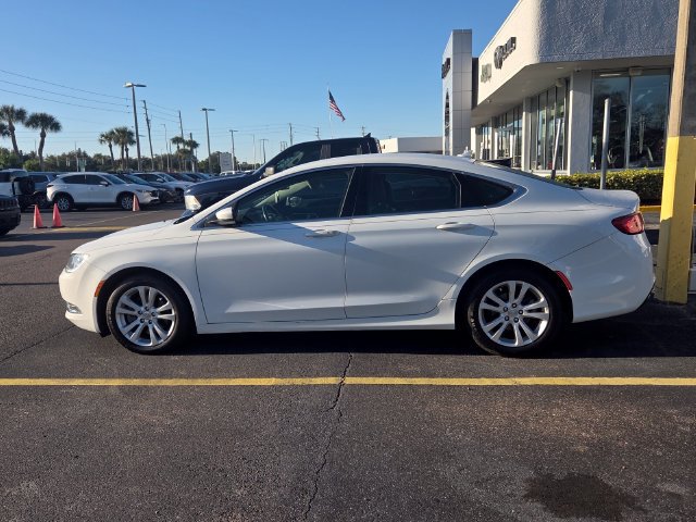 Used 2016 Chrysler 200 Limited FWD image 4