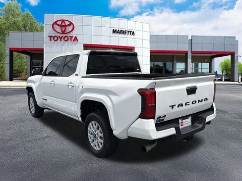 Certified 2024 Toyota Tacoma SR5 AWD/4WD image 25