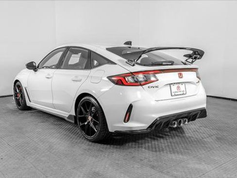 Used 2024 Honda Civic Type R image 6