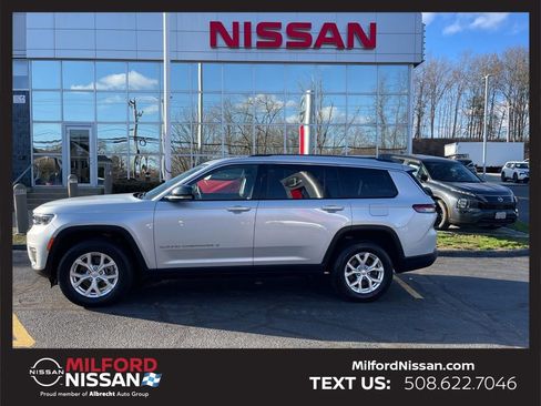 Used 2023 Jeep Grand Cherokee L Limited w/ Luxury Tech Group II image 2