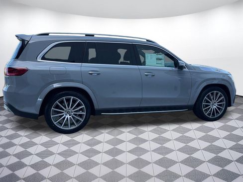 New 2026 Mercedes-Benz GLS 580 4MATIC image 19