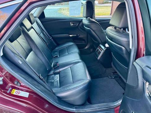 Used 2015 Toyota Avalon XLE image 10