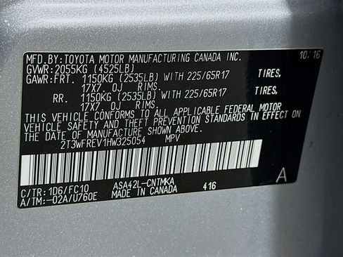 Used 2017 Toyota RAV4 XLE FWD image 12