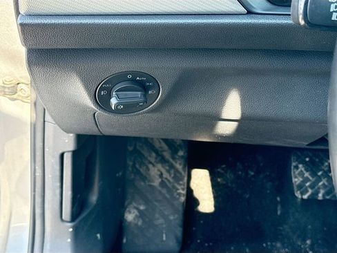 Used 2019 Volkswagen Jetta R-Line w/ R-Line Cold Weather Package image 12