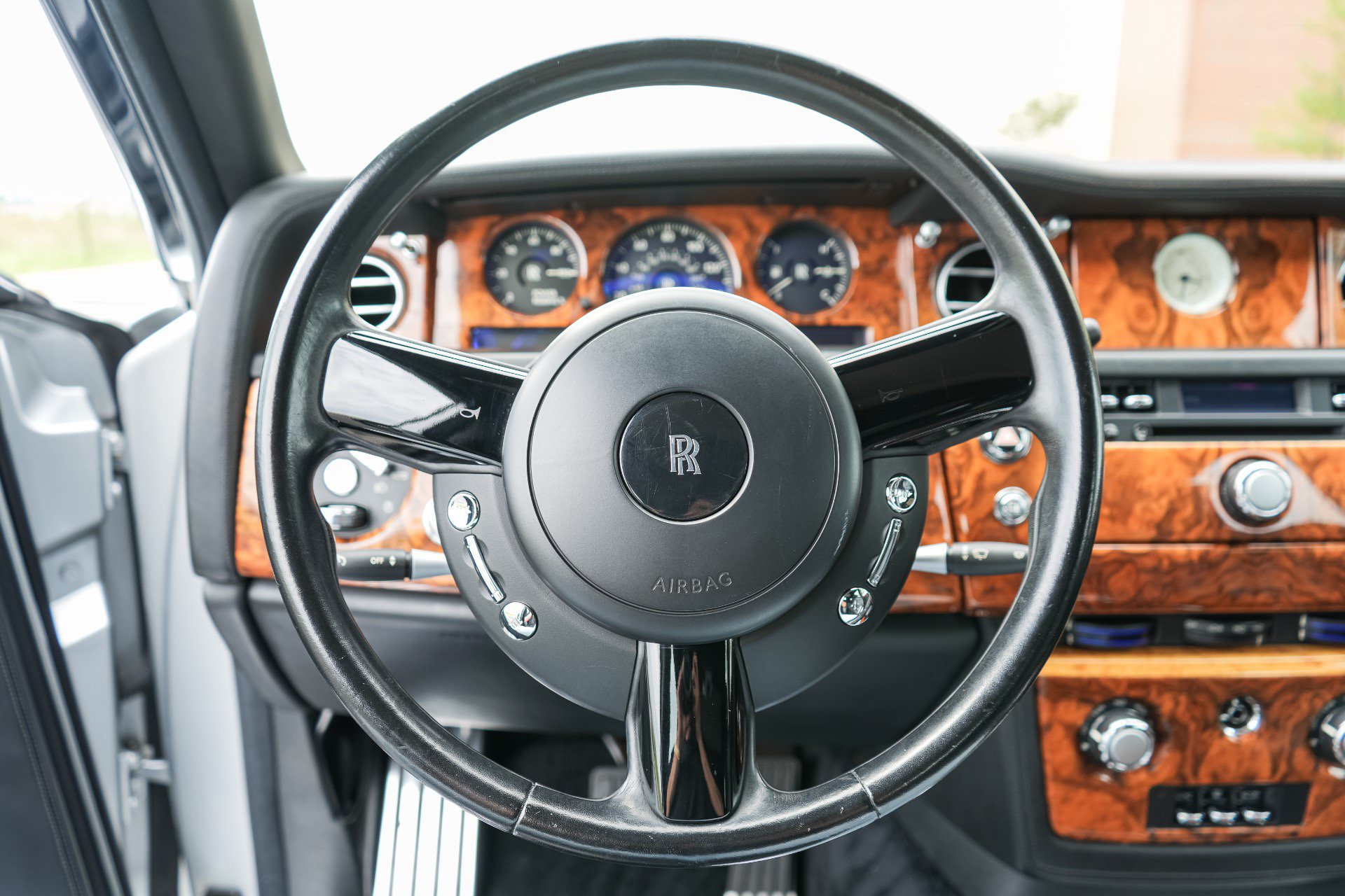 Used 2005 Rolls-Royce Phantom Sedan RWD image 14
