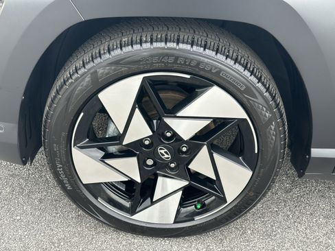 Used 2025 Hyundai Kona Limited image 14