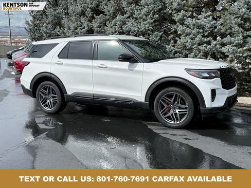 Used 2025 Ford Explorer ST-Line w/ ST-Line Street Pack AWD/4WD image 11