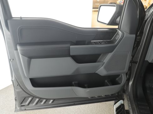 Certified 2022 Ford F150 XLT w/ Equipment Group 302A High image 9