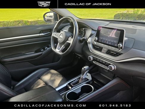 Used 2025 Nissan Altima 2.5 SR FWD image 19