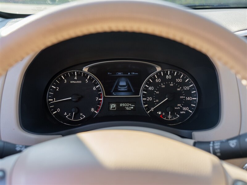 Used 2015 Nissan Pathfinder Platinum FWD image 28