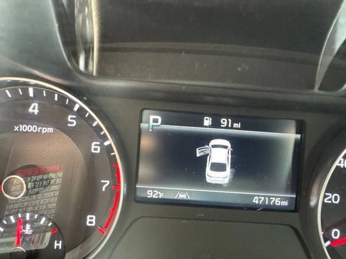 Used 2024 Kia Forte LXS FWD image 3
