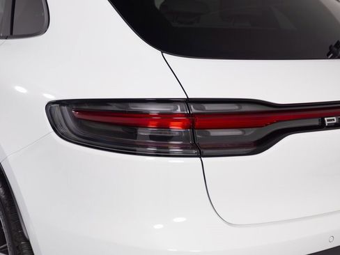 New 2026 Porsche Macan image 37
