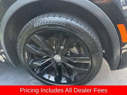 Used 2021 Volkswagen Tiguan SE R-Line FWD image 2