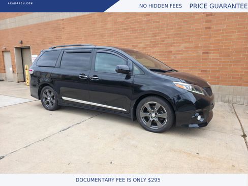 Used 2017 Toyota Sienna SE Premium image 1