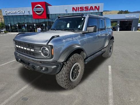Used 2023 Ford Bronco Black Diamond w/ Sasquatch Package image 3