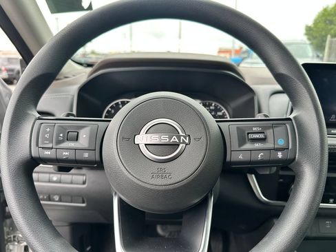 Used 2023 Nissan Rogue SV AWD/4WD image 12
