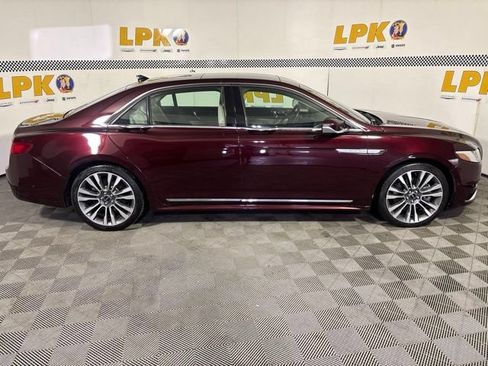 Used 2019 Lincoln Continental Reserve AWD/4WD image 2