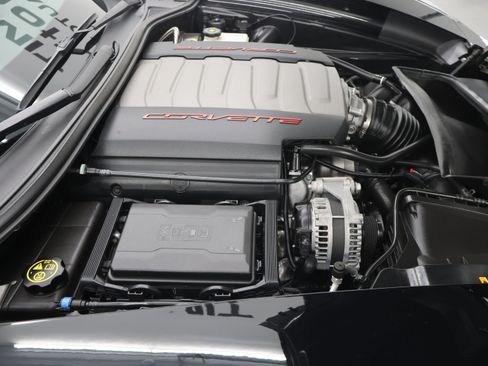 Used 2019 Chevrolet Corvette Stingray Coupe w/ Carbon Flash Badge Package RWD image 17