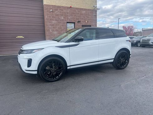 Used 2023 Land Rover Range Rover Evoque SE AWD/4WD image 3