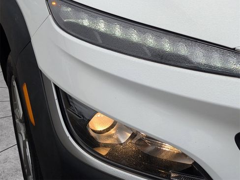 Used 2022 Hyundai Kona SE image 9