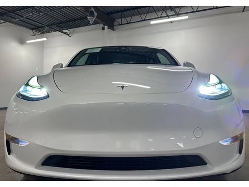 Used 2022 Tesla Model Y Performance image 3