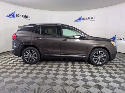 Used 2019 GMC Terrain Denali w/ LPO, Floor Liner Package FWD image 8