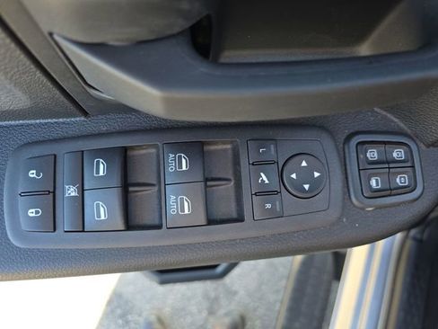 Used 2024 RAM 3500 Tradesman w/ Chrome Appearance Group AWD/4WD image 34