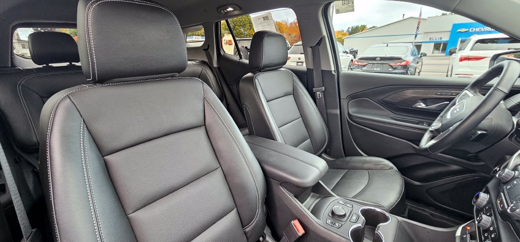Used 2024 GMC Terrain SLT w/ Tech Package AWD/4WD image 20