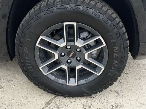 New 2026 GMC Terrain AT4 w/ Convenience Package III AWD/4WD image 32