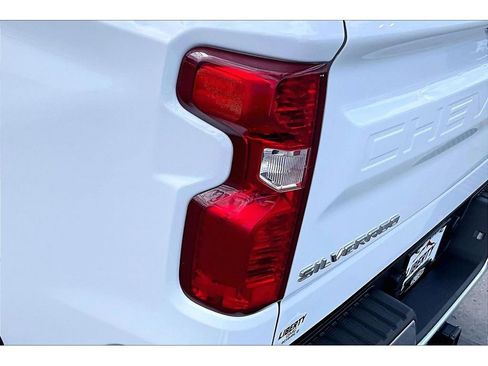 Used 2024 Chevrolet Silverado 1500 LT w/ Z71 Off-Road Package AWD/4WD image 21
