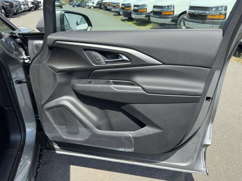 New 2026 Chevrolet Equinox EV LT image 29